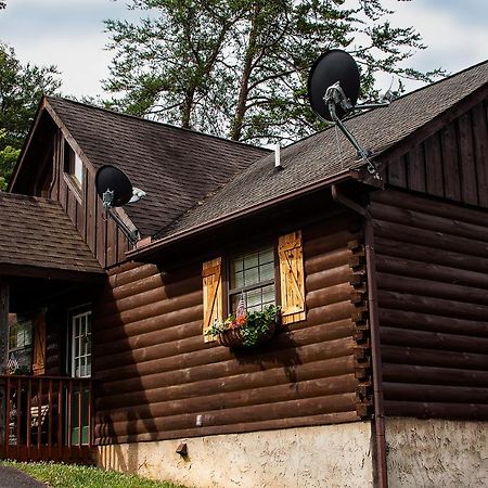 Idyllic Cabin With Hot Tub Less Than 2 Mi To Dollywood! Sevierville Εξωτερικό φωτογραφία